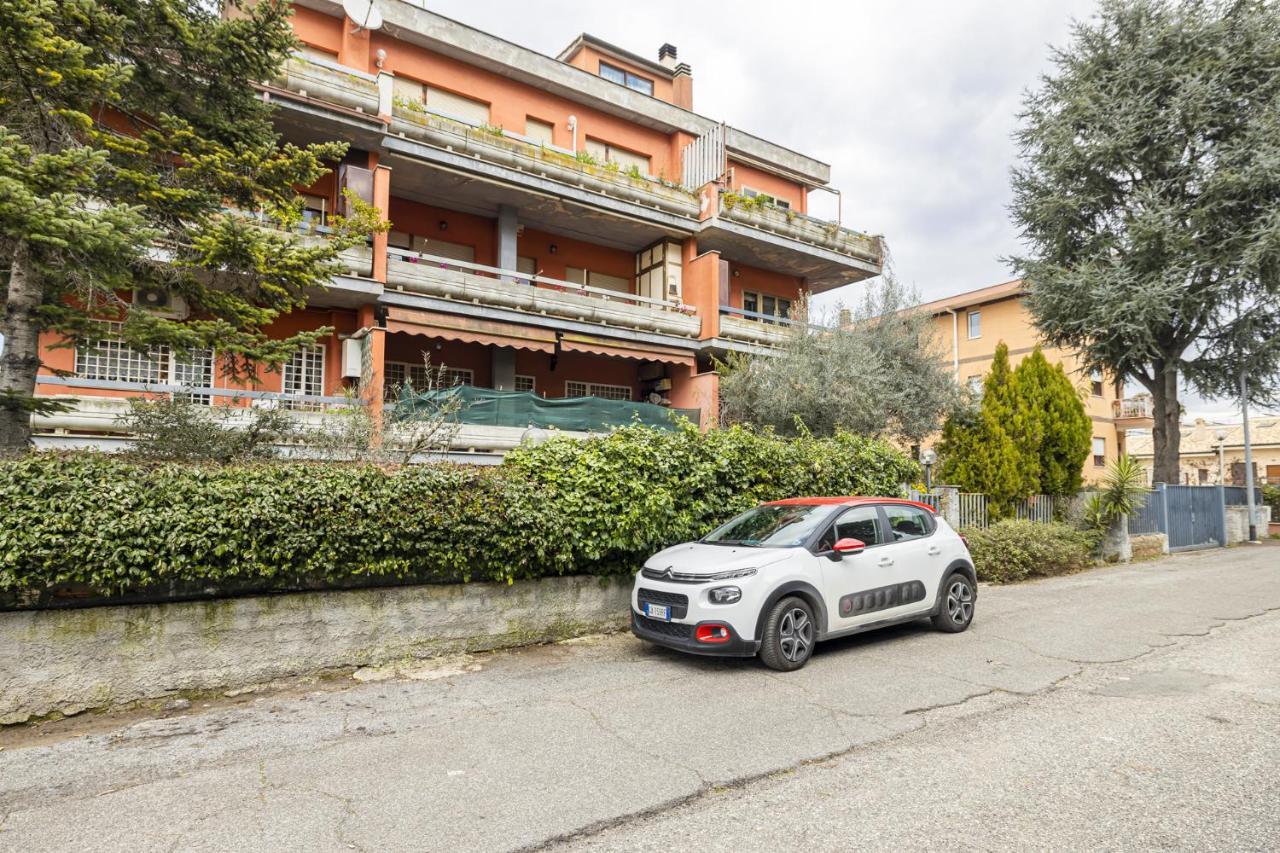 Luminoso Appartamento Con Terrazzo A La Storta Roma Exterior foto